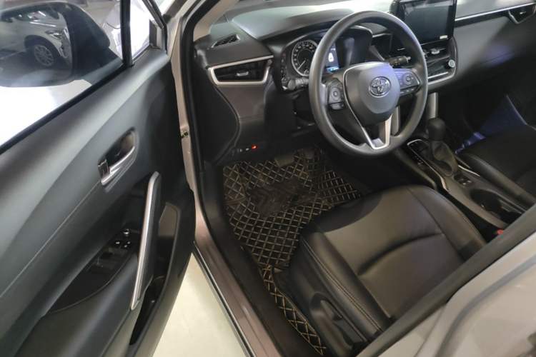 Used Toyota Corolla Cross 2022 2.0L Luxury Edition Driver Seat