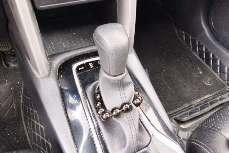 Used Toyota Corolla Cross 2022 2.0L Elite Edition Gear Lever