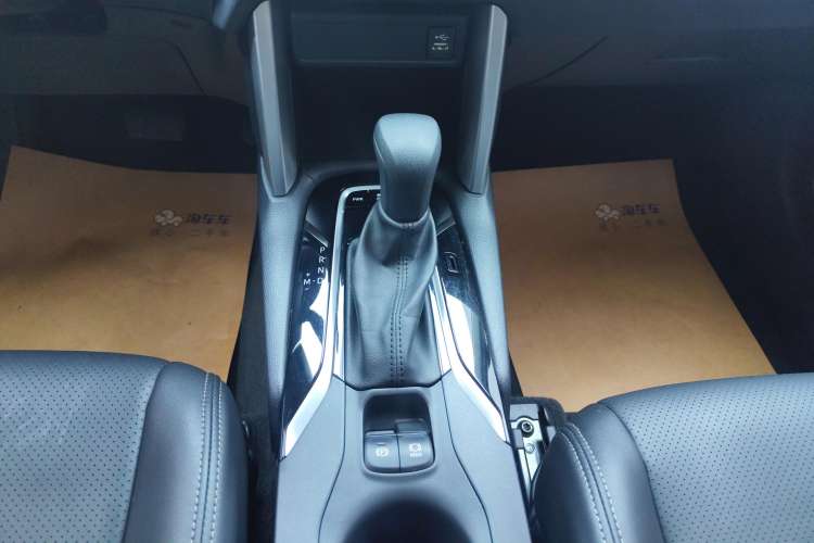 Used Toyota Corolla Cross 2022 2.0L Elite Edition Gear Lever