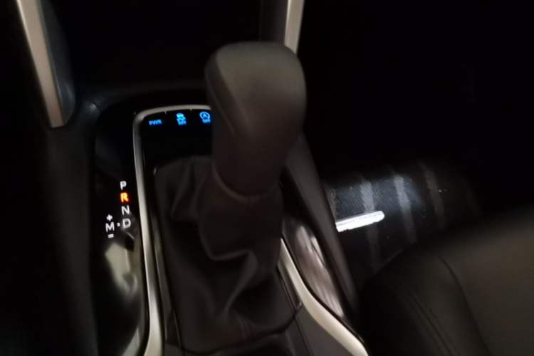 Used Toyota Corolla Cross 2022 2.0L Elite Edition Gear Lever