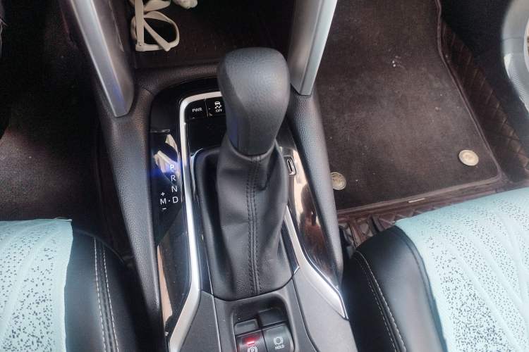 Used Toyota Corolla Cross 2022 2.0L Luxury Edition Gear Lever