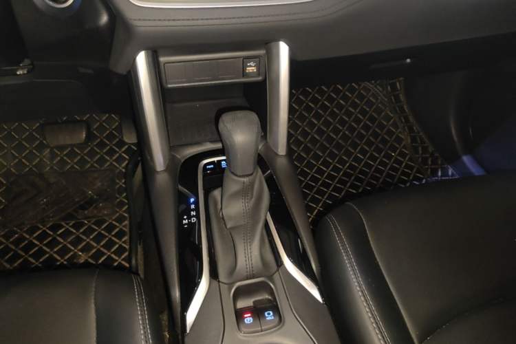Used Toyota Corolla Cross 2022 2.0L Luxury Edition Gear Lever