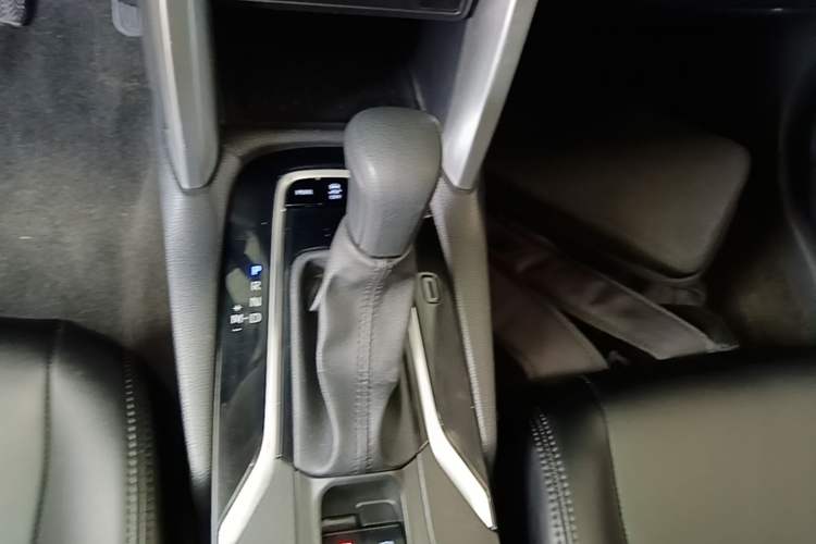 Used Toyota Corolla Cross 2022 2.0L Elite Edition Gear Lever