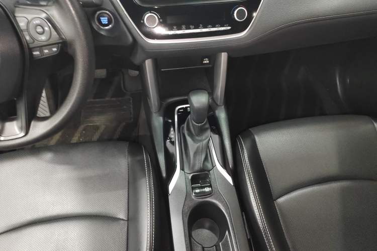 Used Toyota Corolla Cross 2022 2.0L Elite Edition Gear Lever