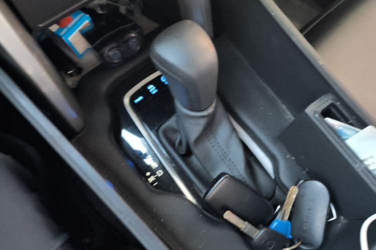 Used Toyota Corolla Cross 2022 2.0L Elite Edition Gear Lever