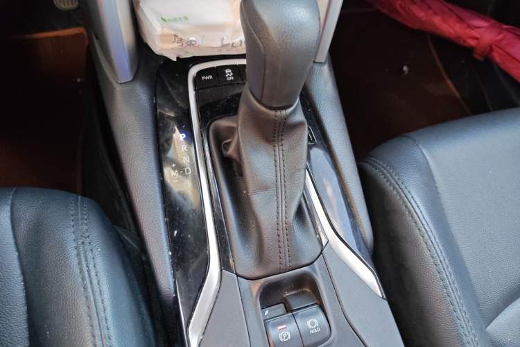 Used Toyota Corolla Cross 2022 2.0L Elite Edition Gear Lever
