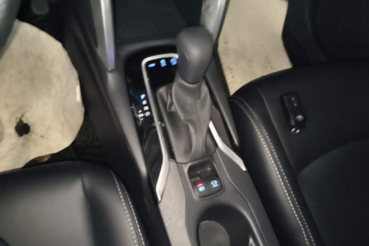 Used Toyota Corolla Cross 2022 2.0L Elite Edition Gear Lever