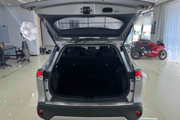 Used Toyota Corolla Cross 2022 2.0L Elite Edition Interior 10