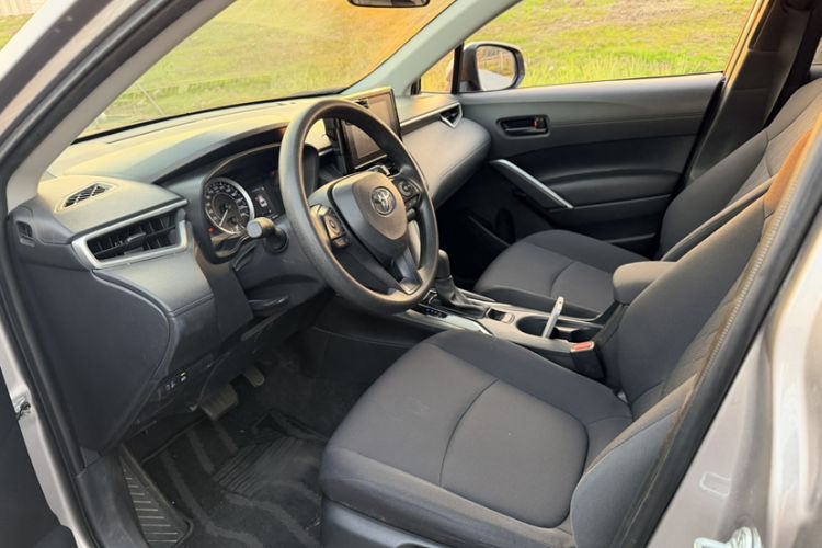 Used Toyota Corolla Cross 2022 2.0L Pioneer Edition Interior 3