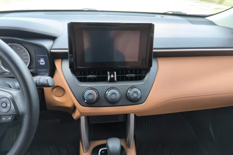 Used Toyota Corolla Cross 2022 2.0L Pioneer Edition Interior 4
