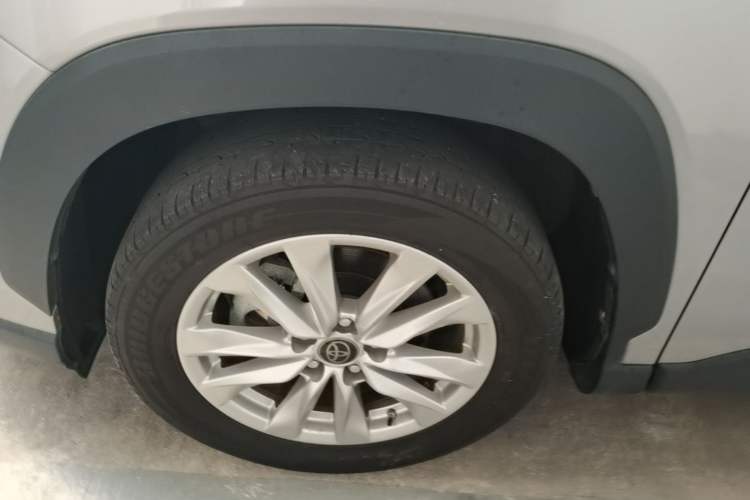 Used Toyota Corolla Cross 2022 2.0L Elite Edition Left Front Wheel Hub