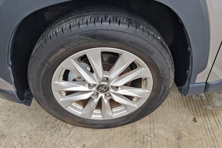 Used Toyota Corolla Cross 2022 2.0L Pioneer Edition Left Front Wheel Hub