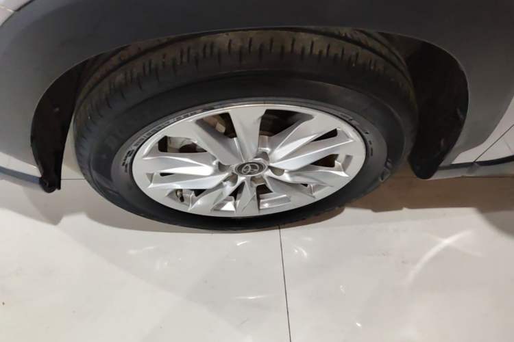 Used Toyota Corolla Cross 2022 2.0L Deluxe Edition Left Front Wheel Hub