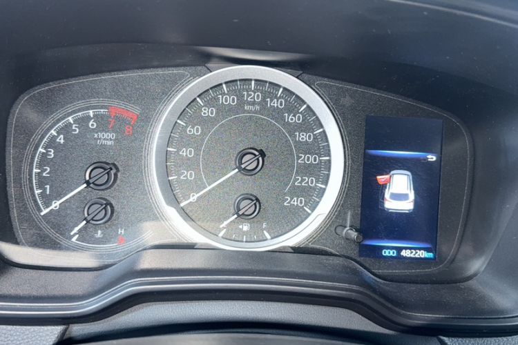 Used Toyota Corolla Cross 2022 2.0L Luxury Edition Odometer Close Up