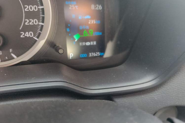 Used Toyota Corolla Cross 2022 2.0L Pioneer Edition Odometer Close Up
