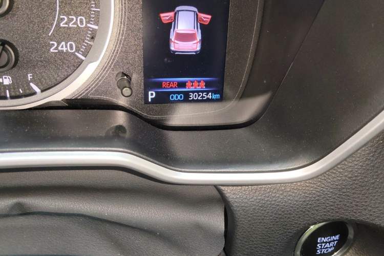 Used Toyota Corolla Cross 2022 2.0L Deluxe Edition Odometer Close Up
