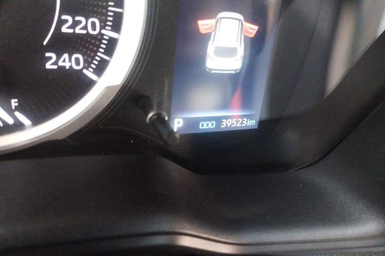 Used Toyota Corolla Cross 2022 2.0L Luxury Edition Odometer Close Up
