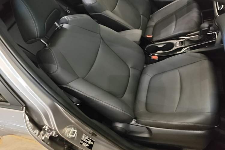 Used Toyota Corolla Cross 2022 2.0L Deluxe Edition Right Front Seat
