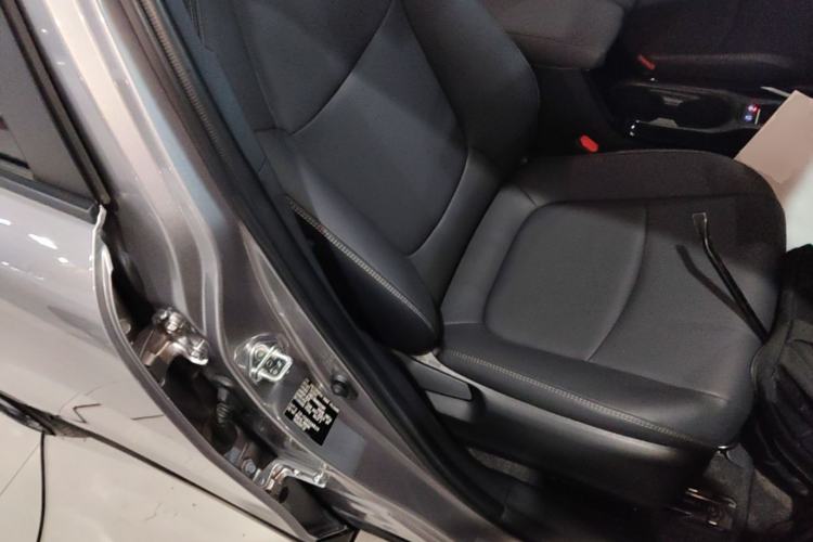 Used Toyota Corolla Cross 2022 2.0L Deluxe Edition Right Front Seat