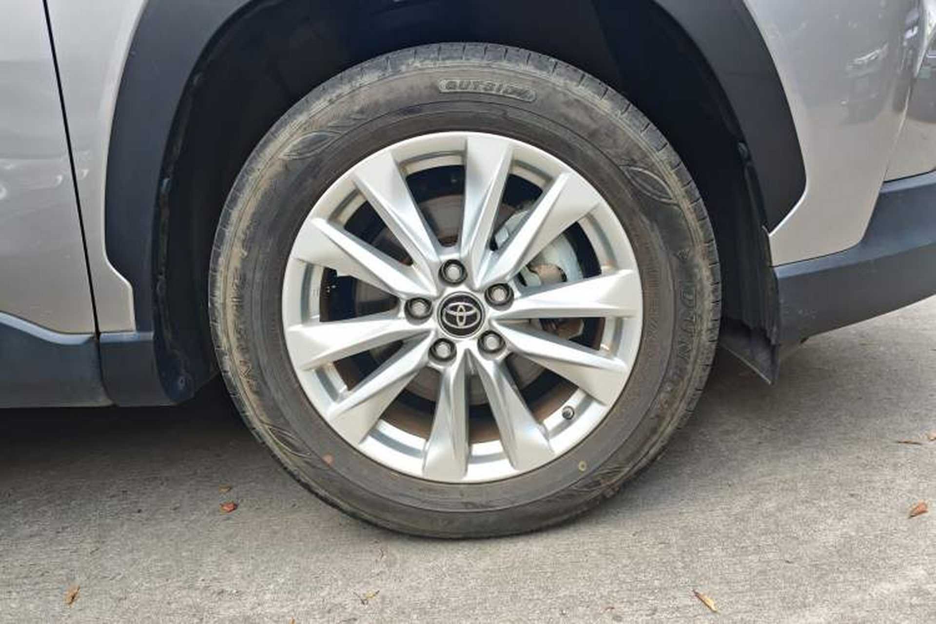 Used Toyota Corolla Cross 2022 2.0L Pioneer Edition Right Front Wheel Hub