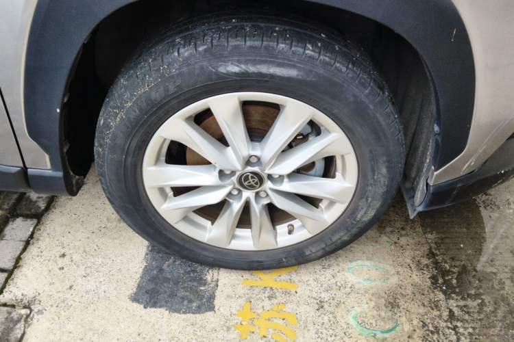Used Toyota Corolla Cross 2022 2.0L Elite Edition Right Front Wheel Hub