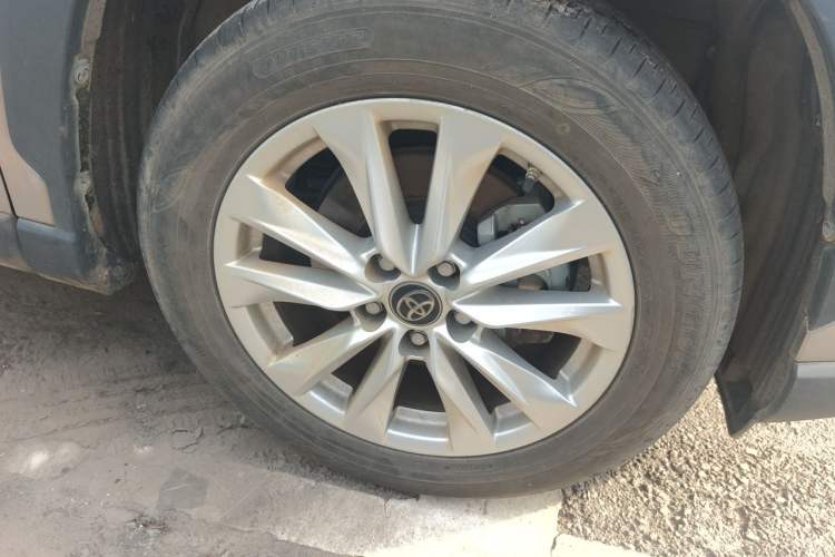 Used Toyota Corolla Cross 2022 2.0L Pioneer Edition Right Front Wheel Hub