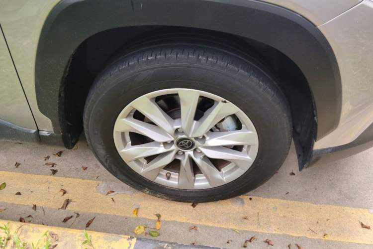 Used Toyota Corolla Cross 2022 2.0L Deluxe Edition Right Front Wheel Hub
