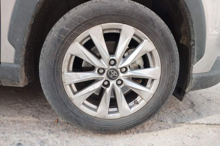 Used Toyota Corolla Cross 2022 2.0L Luxury Edition Right Front Wheel Hub