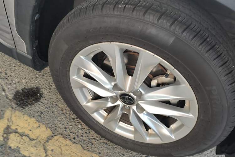 Used Toyota Corolla Cross 2022 2.0L Elite Edition Right Front Wheel Hub