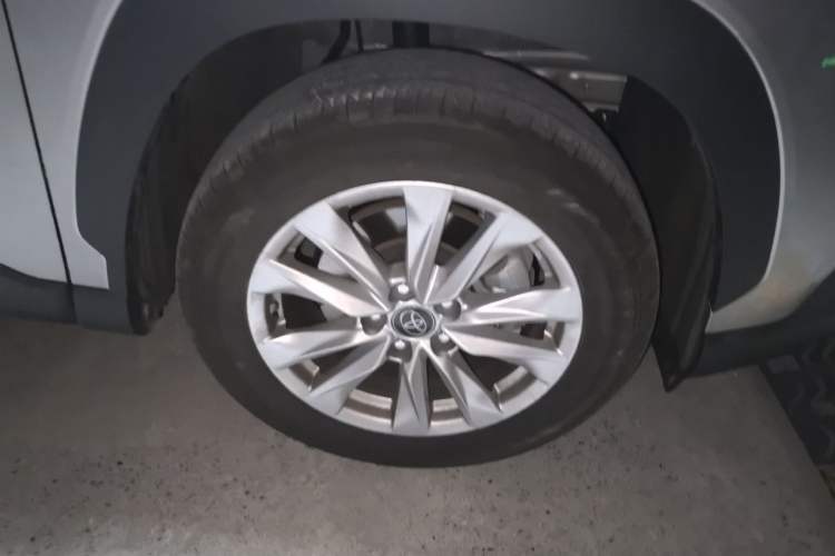 Used Toyota Corolla Cross 2022 2.0L Elite Edition Right Front Wheel Hub