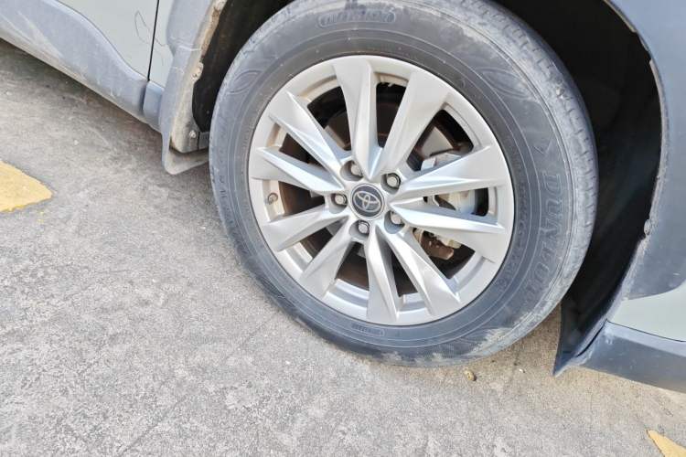Used Toyota Corolla Cross 2022 2.0L Elite Edition Right Front Wheel Hub
