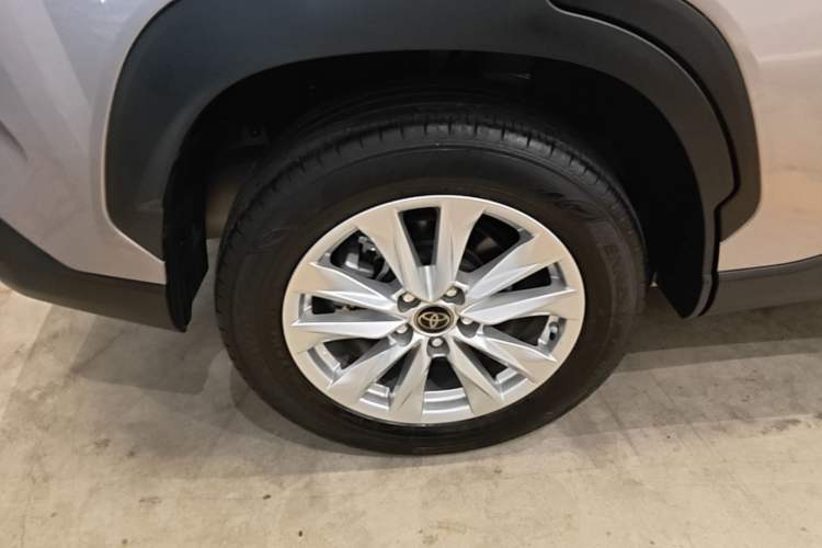 Used Toyota Corolla Cross 2022 2.0L Deluxe Edition Right Rear Wheel Hub