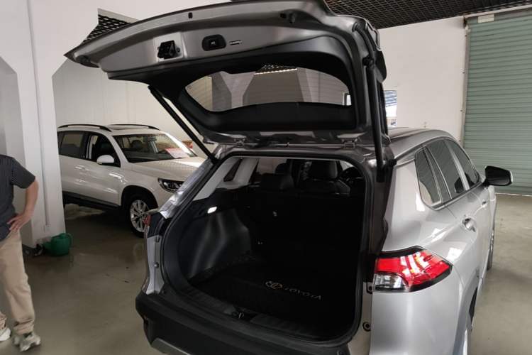 Used Toyota Corolla Cross 2022 2.0L Luxury Edition Trunk