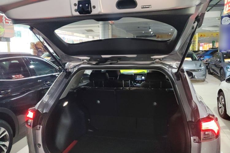 Used Toyota Corolla Cross 2022 2.0L Deluxe Edition Trunk