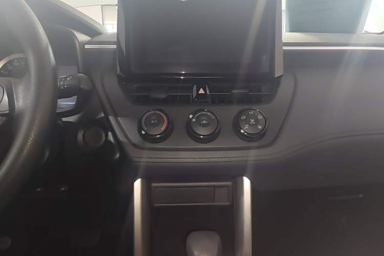Used Toyota Corolla Cross 2022 2.0L Pioneer Edition Audio And AC Panel