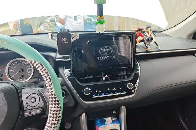 Used Toyota Corolla Cross 2022 2.0L Elite Edition Audio And AC Panel