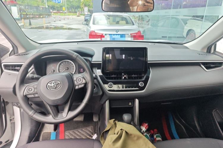Used Toyota Corolla Cross 2022 2.0L Elite Edition Center Console