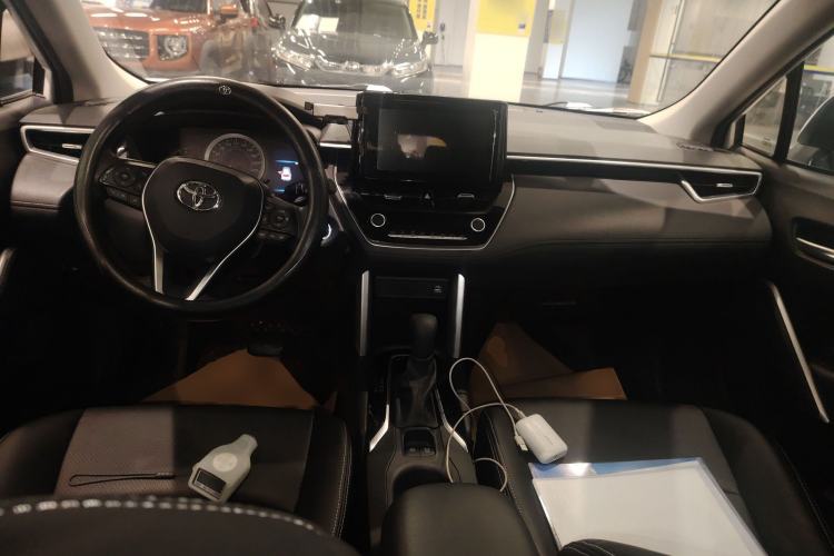 Used Toyota Corolla Cross 2022 2.0L Luxury Edition Center Console