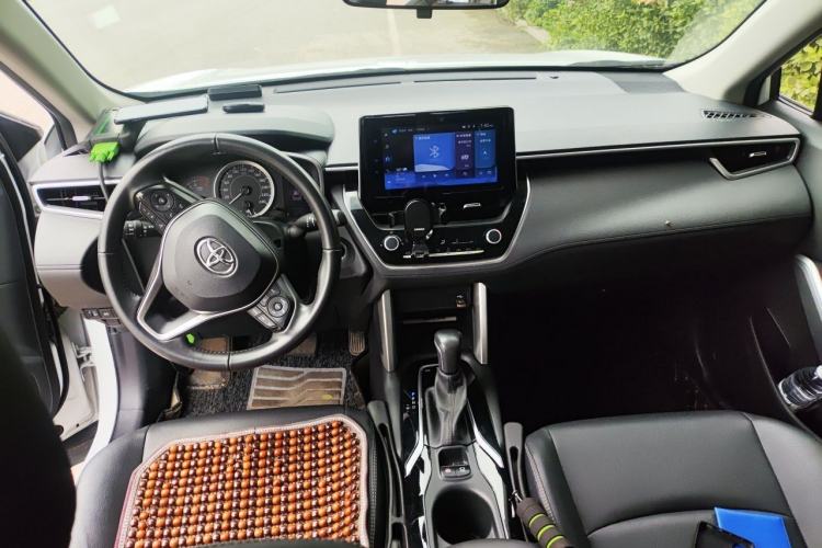 Used Toyota Corolla Cross 2022 2.0L Deluxe Edition Center Console