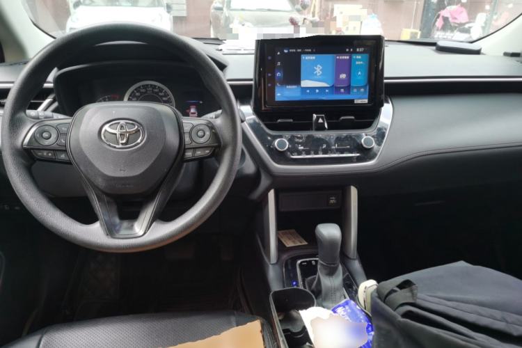 Used Toyota Corolla Cross 2022 2.0L Elite Edition Center Console