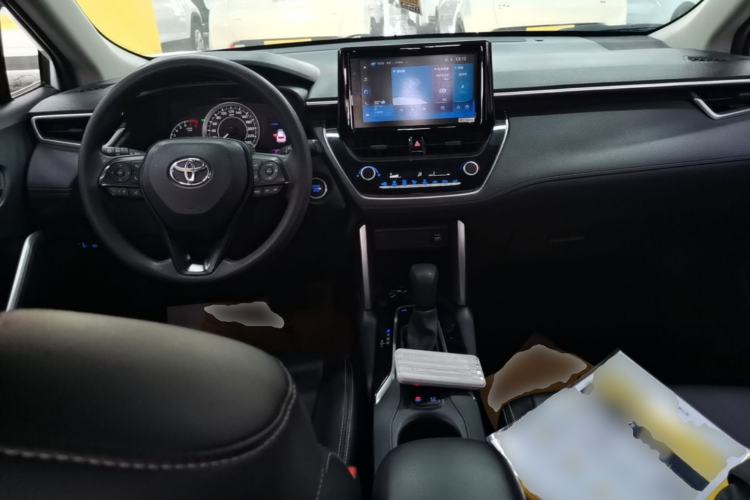 Used Toyota Corolla Cross 2022 2.0L Elite Edition Center Console