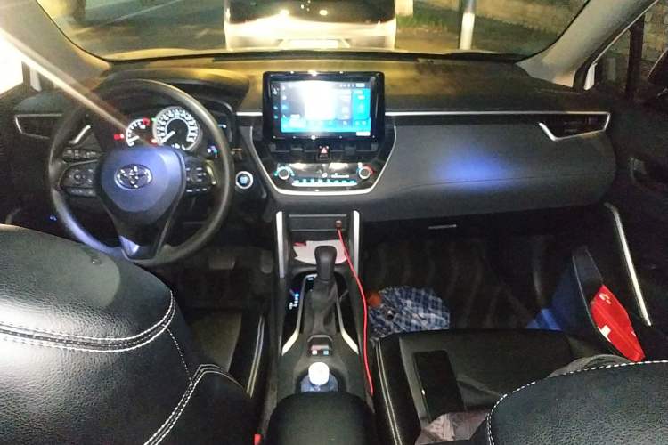 Used Toyota Corolla Cross 2022 2.0L Elite Edition Center Console