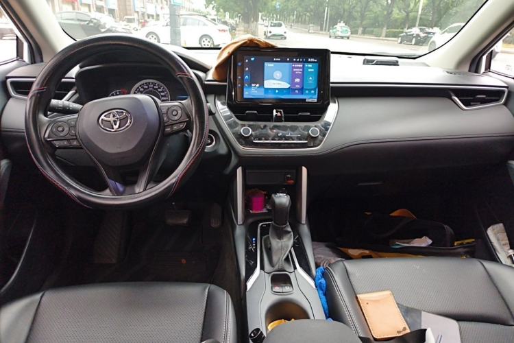 Used Toyota Corolla Cross 2022 2.0L Elite Edition Center Console
