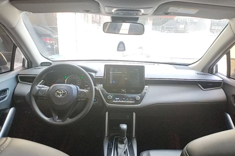 Used Toyota Corolla Cross 2022 2.0L Elite Edition Center Console