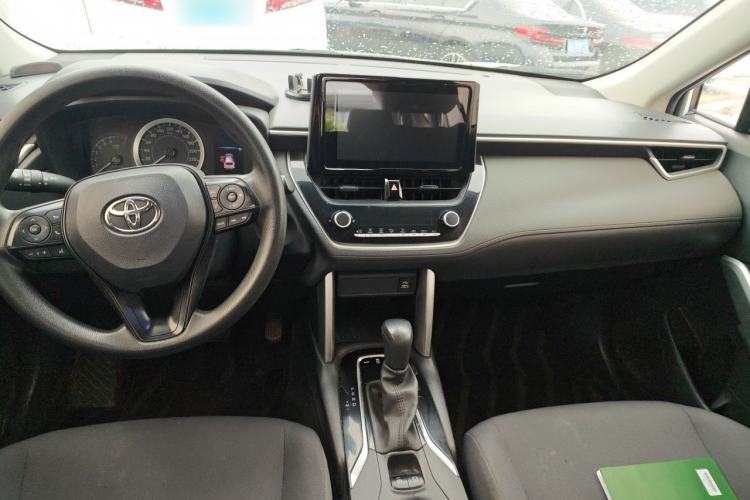 Used Toyota Corolla Cross 2022 2.0L Elite Edition Center Console