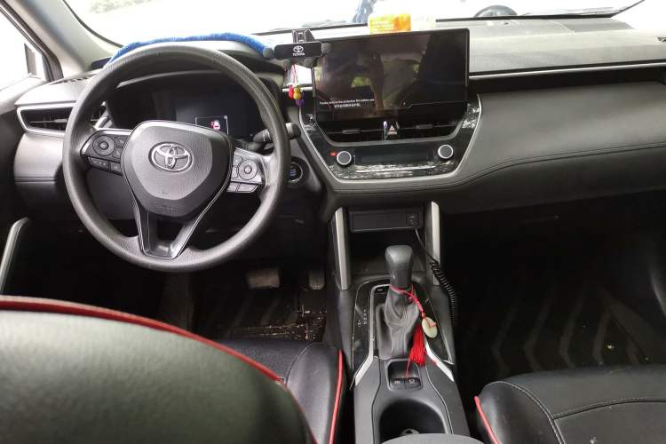 Used Toyota Corolla Cross 2022 2.0L Elite Edition Center Console