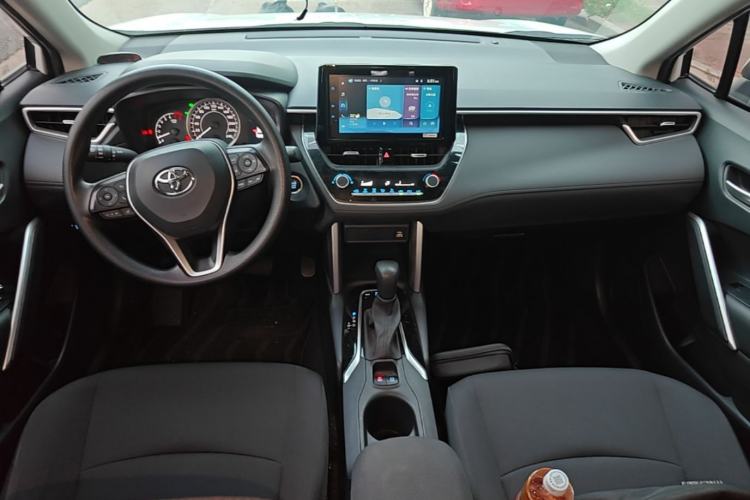 Used Toyota Corolla Cross 2022 2.0L Luxury Edition Center Console