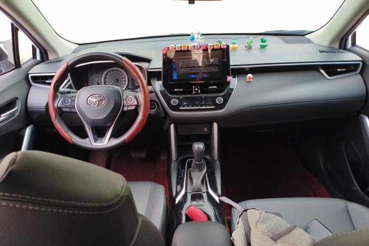 Used Toyota Corolla Cross 2022 2.0L Deluxe Edition Center Console