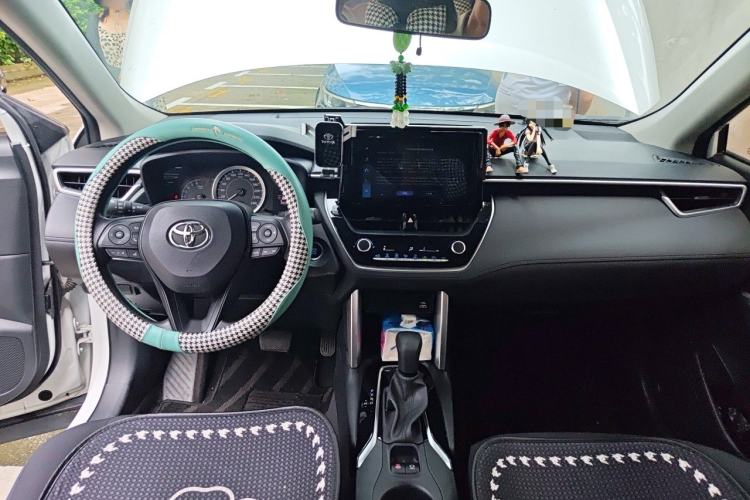 Used Toyota Corolla Cross 2022 2.0L Elite Edition Center Console
