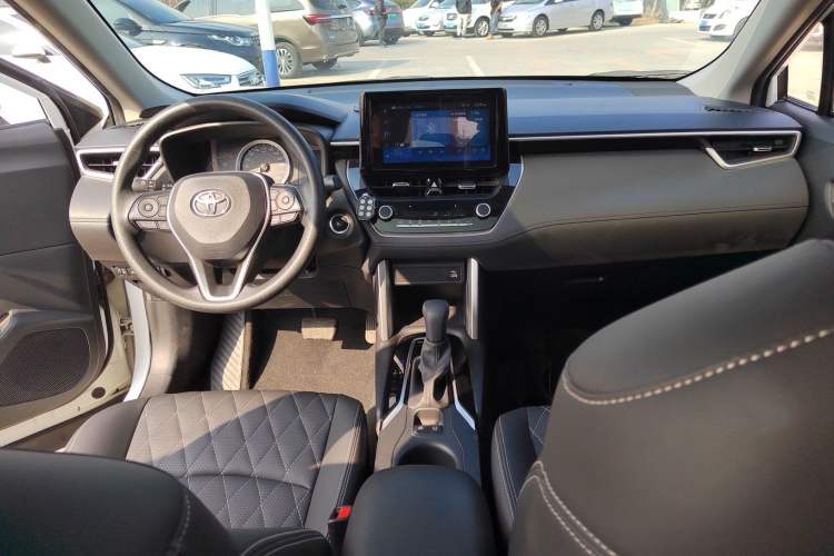 Used Toyota Corolla Cross 2022 2.0L Luxury Edition Center Console
